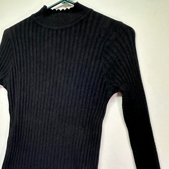 Jon & Anna Black Long Sleeve Mock Neck Ruffle Edge Ribbed Soft Sweater Women's L - Picture 6 of 8